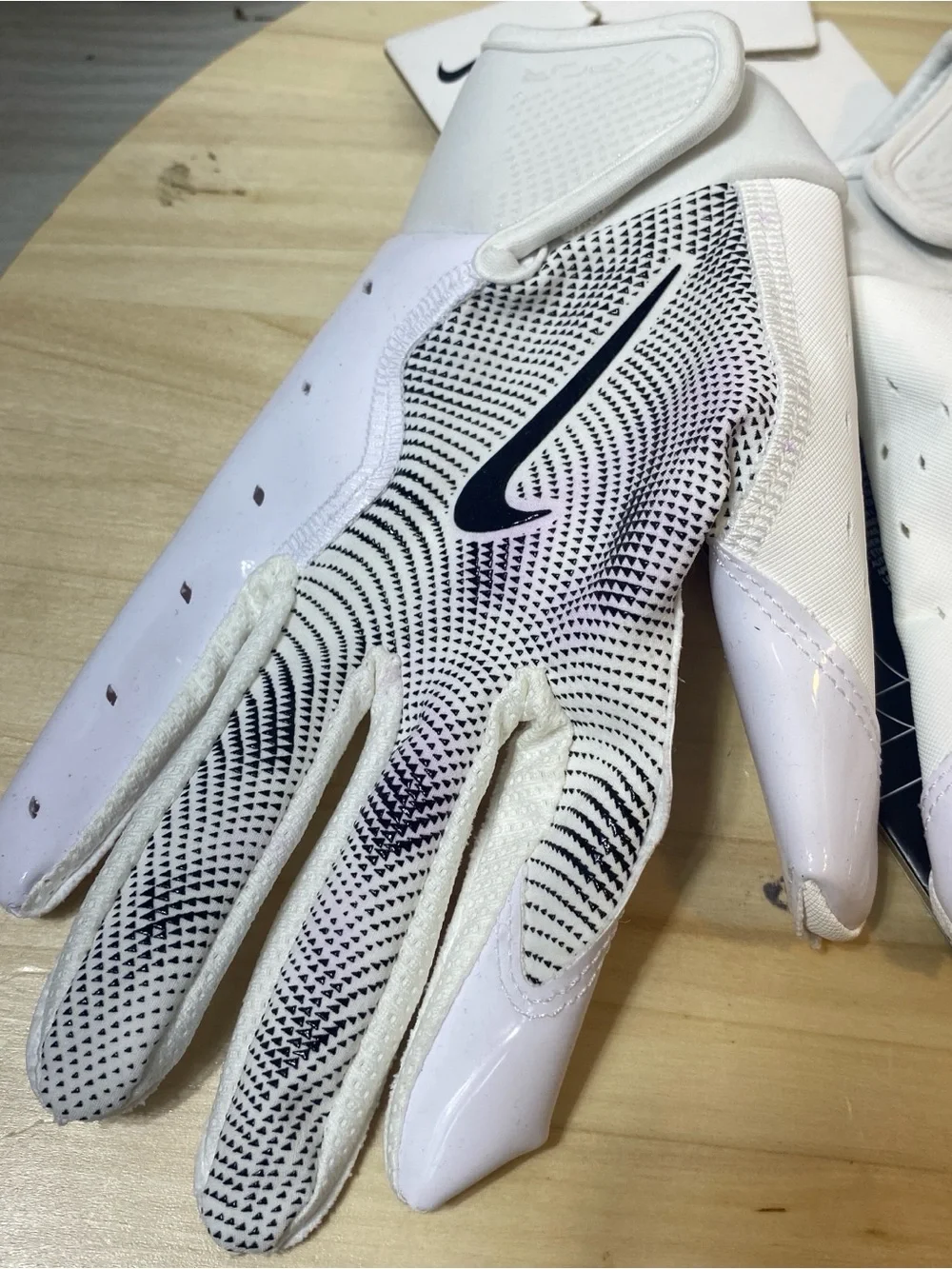 Nike Vapor Jet 8.0 Unisex Youth Large Football Gloves NWT!